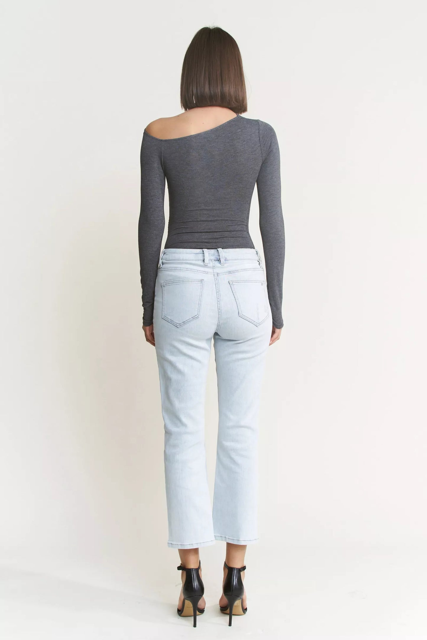 HIGH RISE CROP STRAIGHT JEANS