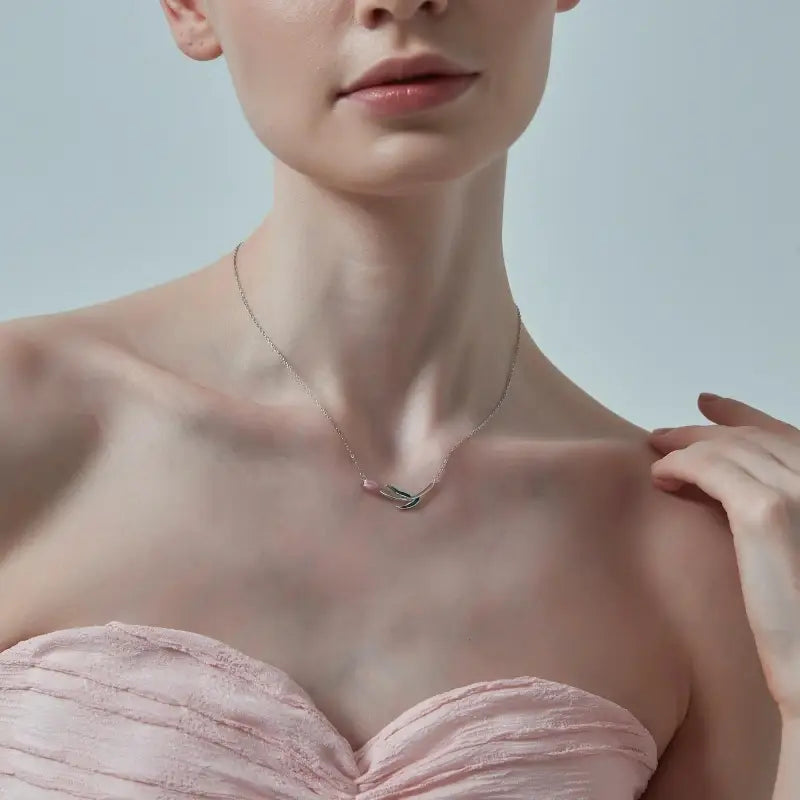 Horizontal Tulip Flower Necklace in 925 Sterling Silver